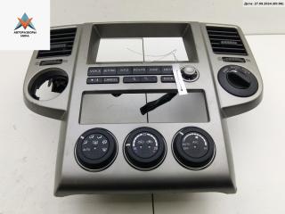 консоль салона (центральная часть) Nissan X-Trail T30 [рестайлинг] 2005, 2.2 л., дизель, МКПП, серый, внедорожник 5 дв.