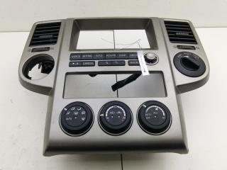 консоль салона (центральная часть) Nissan X-Trail T30 [рестайлинг] 2005, 2.2 л., дизель, МКПП, серый, внедорожник 5 дв.