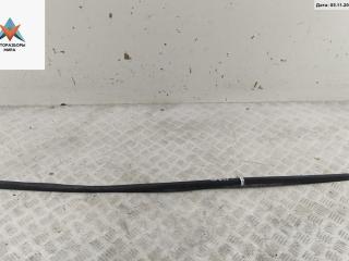 молдинг двери передней левой Volkswagen Polo 3 поколение 1997, 1.0 л., бензин, МКПП, чёрный, хетчбэк 3 дв.