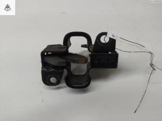 замок капота Mercedes-Benz S-Класс W220 2000, 4.0 л., дизель, АКПП, чёрный, седан, 2208800160