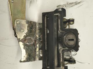 кнопка открытия багажника Skoda Octavia mk1 (A4 1U) 2002, 1.9 л., дизель, МКПП, серый, универсал, 1U9827565H