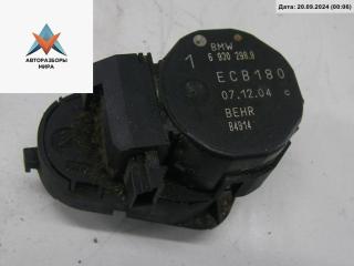 моторчик заслонки печки BMW 5 серия E60/E61 2004, 2.5 л., дизель, АКПП, чёрный, седан, 6930298