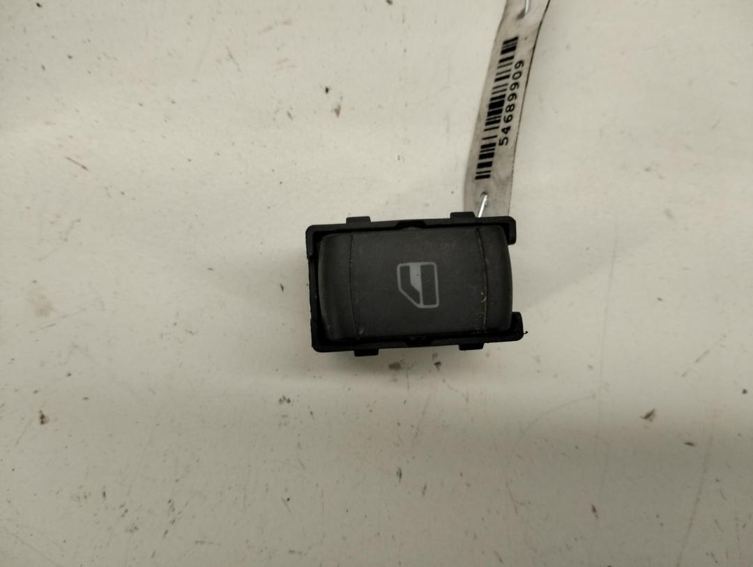 кнопка стеклоподъемника заднего правого Volkswagen Bora 2001, 2.0 л., бензин, МКПП, серый, универсал, 3B0959855B