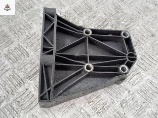 кронштейн компрессора кондиционера BMW 7 серия E65/E66/E67 [рестайлинг] 2005, 3.0 л., дизель, АКПП, чёрный, седан, 7792202