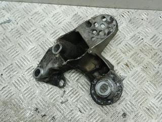 кронштейн (крепление) Volkswagen Passat B5 1998, 1.8 л., бензин, МКПП, серый, универсал, 4B0199351B