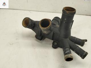 корпус термостата Volkswagen Golf 3 поколение 1992, 1.4 л., бензин, МКПП, красный, хетчбэк 3 дв., 030121117K