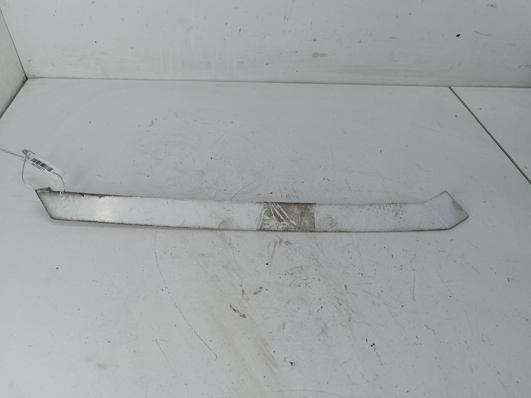 накладка декоративная Mercedes-Benz W124 1985, 2.3 л., бензин, МКПП, белый, седан