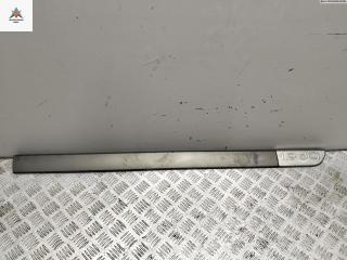 молдинг двери передней правой Renault Megane 2 поколение 2004, 1.9 л., дизель, МКПП, серый, универсал, 8200073471