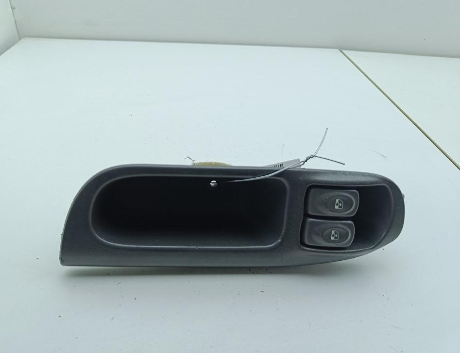 блок управления стеклоподъемниками Renault Scenic I 2000, 1.9 л., дизель, МКПП, синий, минивэн, 7700431172