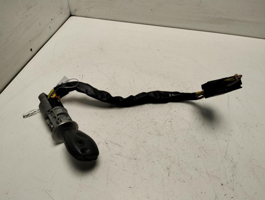 замок зажигания Dacia (Renault) Logan I 2007, 1.4 л., бензин, МКПП, синий, универсал, N0501898 - фото №1