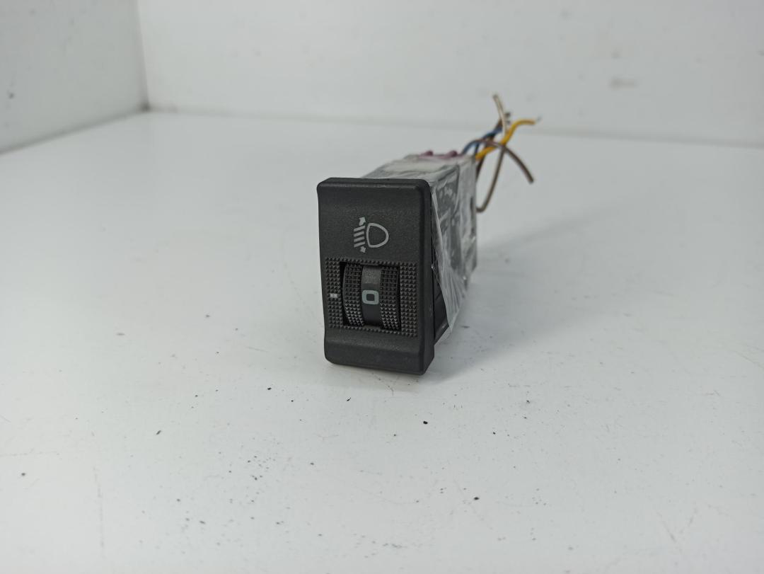 кнопка корректора фар Audi 80 B4 1991, 2.0 л., бензин, МКПП, серый, седан, 8A0941301