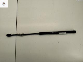 амортизатор крышки багажника (3-5 двери) Volkswagen Golf 3 поколение 1996, 1.4 л., бензин, МКПП, зелёный, хетчбэк 5 дв., 1H6827550A