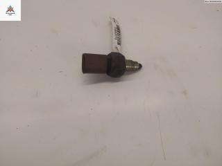 Датчик включения заднего хода (лягушка) Volkswagen Golf 5 поколение 2006, 2.0 л., дизель, МКПП, серый, хетчбэк 5 дв., 02T945415P