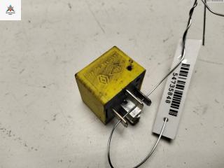 реле (прочие) Renault Laguna 2 поколение 2002, 2.0 л., бензин, АКПП, серый, хетчбэк 5 дв., 7700844253