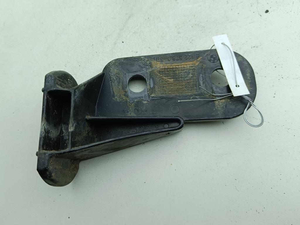 кронштейн переднего бампера BMW 3 E36 1998, 1.6 л., бензин, МКПП, серый, хетчбэк 3 дв., 8122578