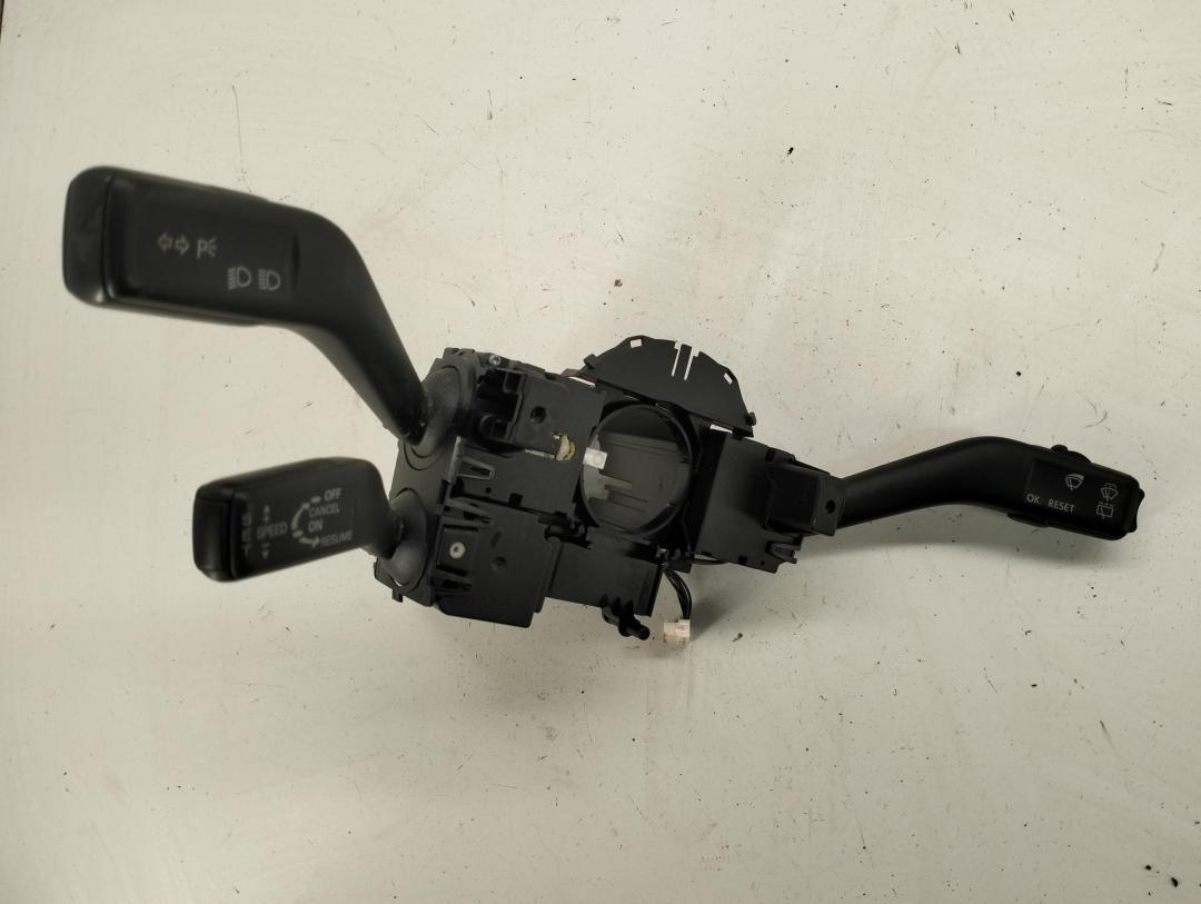 переключатель подрулевой Volkswagen Passat B6 2005, 2.0 л., дизель, МКПП, чёрный, универсал, 3C9953507C