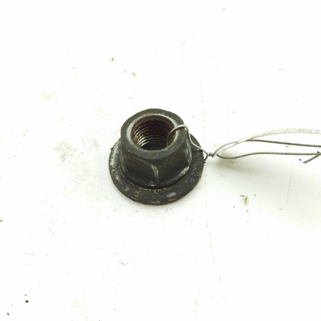 гайка BMW 7 серия E65/E66/E67 2002, 3.6 л., бензин, АКПП, чёрный, седан, 6760380 - фото №1