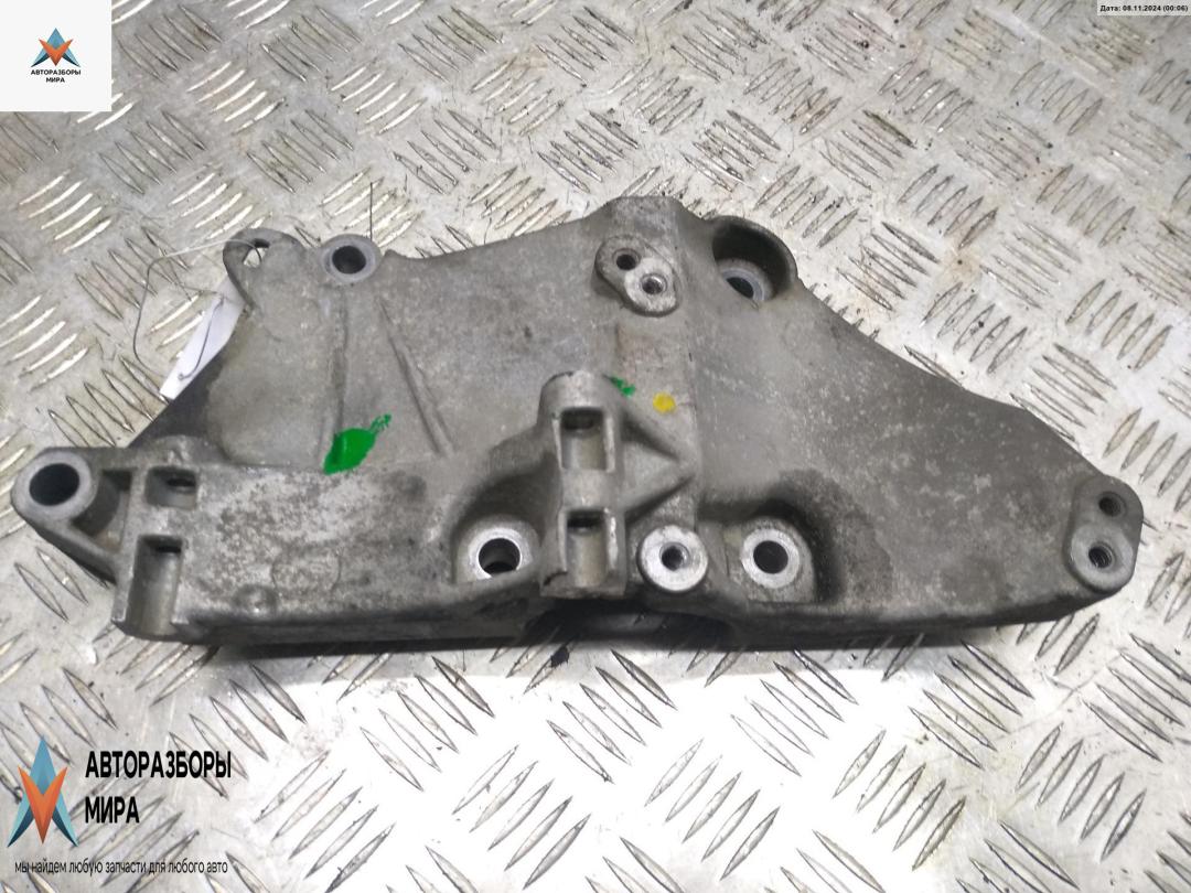 кронштейн компрессора кондиционера Renault Scenic 2 поколение 2005, 2.0 л., бензин, МКПП, красный, хетчбэк 5 дв. - фото №1