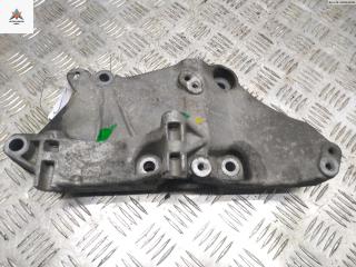 кронштейн компрессора кондиционера Renault Scenic 2 поколение 2005, 2.0 л., бензин, МКПП, красный, хетчбэк 5 дв.