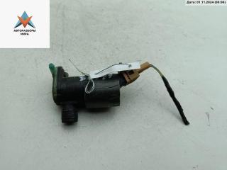 насос (моторчик) омывателя стекла Ford Focus 1 поколение [рестайлинг] 2003, синий, хетчбэк 5 дв., 93BB17K624BA