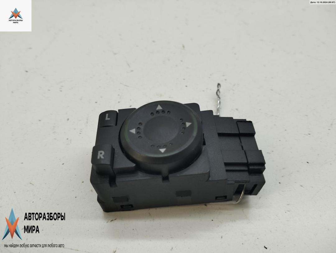 джойстик регулировки зеркал Volkswagen Passat B5 1997, 1.8 л., бензин, МКПП, зелёный, универсал, 3B1959565 - фото №1