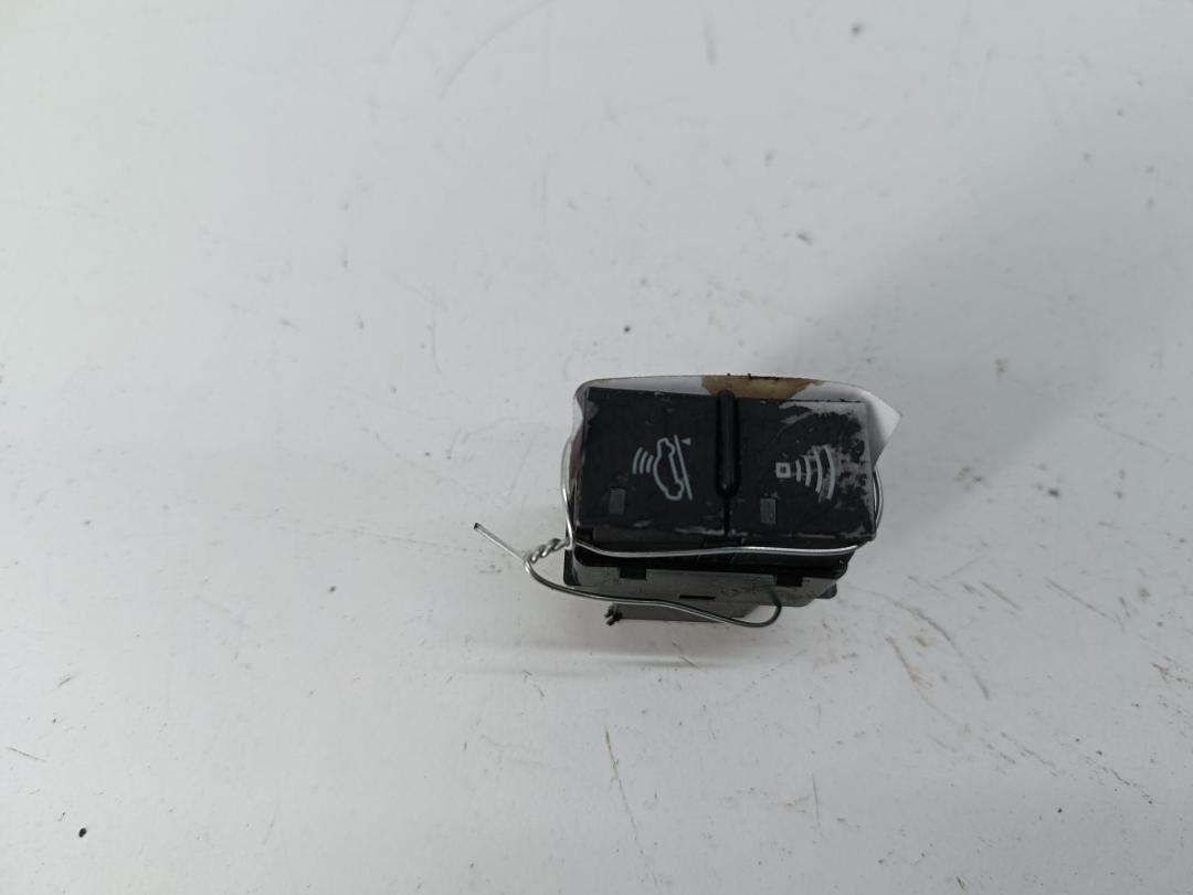 кнопка (выключатель) Audi A4 B6 2002, 3.0 л., бензин, АКПП, красный, универсал, 8E1962109