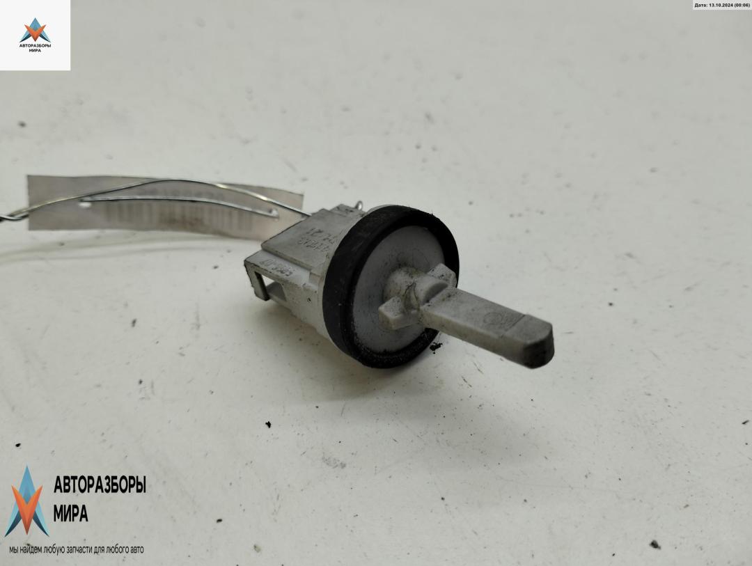 датчик температуры Volkswagen Touran 1 поколение 2003, 1.6 л., бензин, МКПП, чёрный, минивэн, 1K0907543A - фото №1