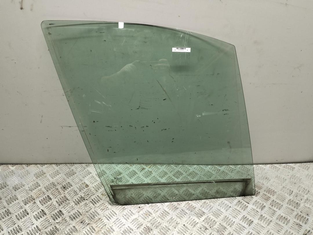 стекло двери передней правой Renault Scenic I 2002, 1.6 л., бензин, МКПП, серый, минивэн, 43R00049