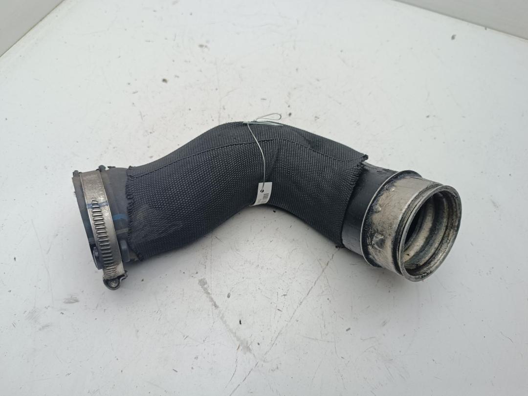 патрубок интеркулера Audi A4 B6 2003, 2.5 л., дизель, АКПП, чёрный, универсал