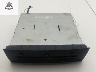 CD-чейнджер Renault Megane 2 поколение 2003, 1.6 л., бензин, МКПП, серый, хетчбэк 5 дв., 8200084437