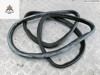 Уплотнитель крышки (двери) багажника Mercedes-Benz C-Класс W202/S202 1994, 2.2 л., бензин, МКПП, чёрный, седан