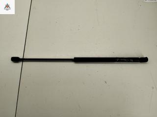 амортизатор крышки багажника (3-5 двери) Volkswagen Golf 3 поколение 1997, 1.6 л., бензин, МКПП, серый, хетчбэк 5 дв., 1H6827550A