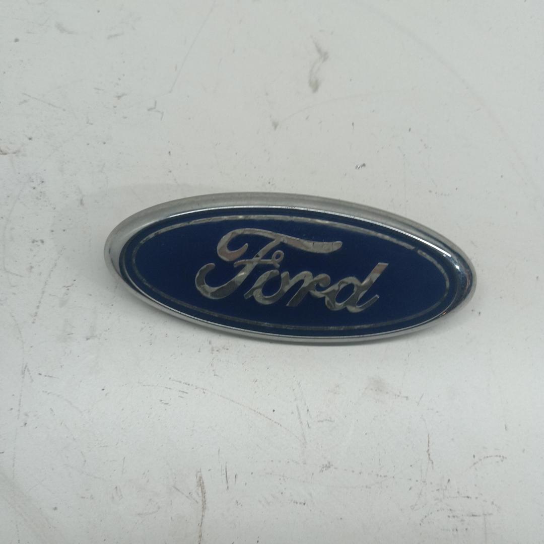 эмблема Ford C-Max 1 поколение 2004, 1.8 л., бензин, МКПП, жёлтый, минивэн, 3M5142A52AA - фото №1