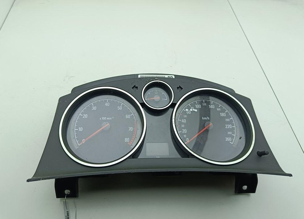 приборная панель Opel Zafira B 2005, 1.6 л., бензин, МКПП, чёрный, минивэн, 13216682