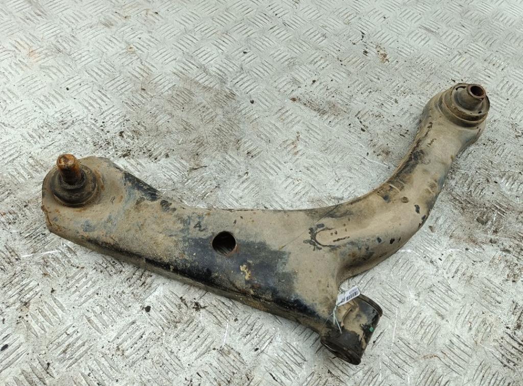 рычаг передний правый Ford Maverick 2002, 2.0 л., бензин, МКПП, чёрный, внедорожник 5 дв.