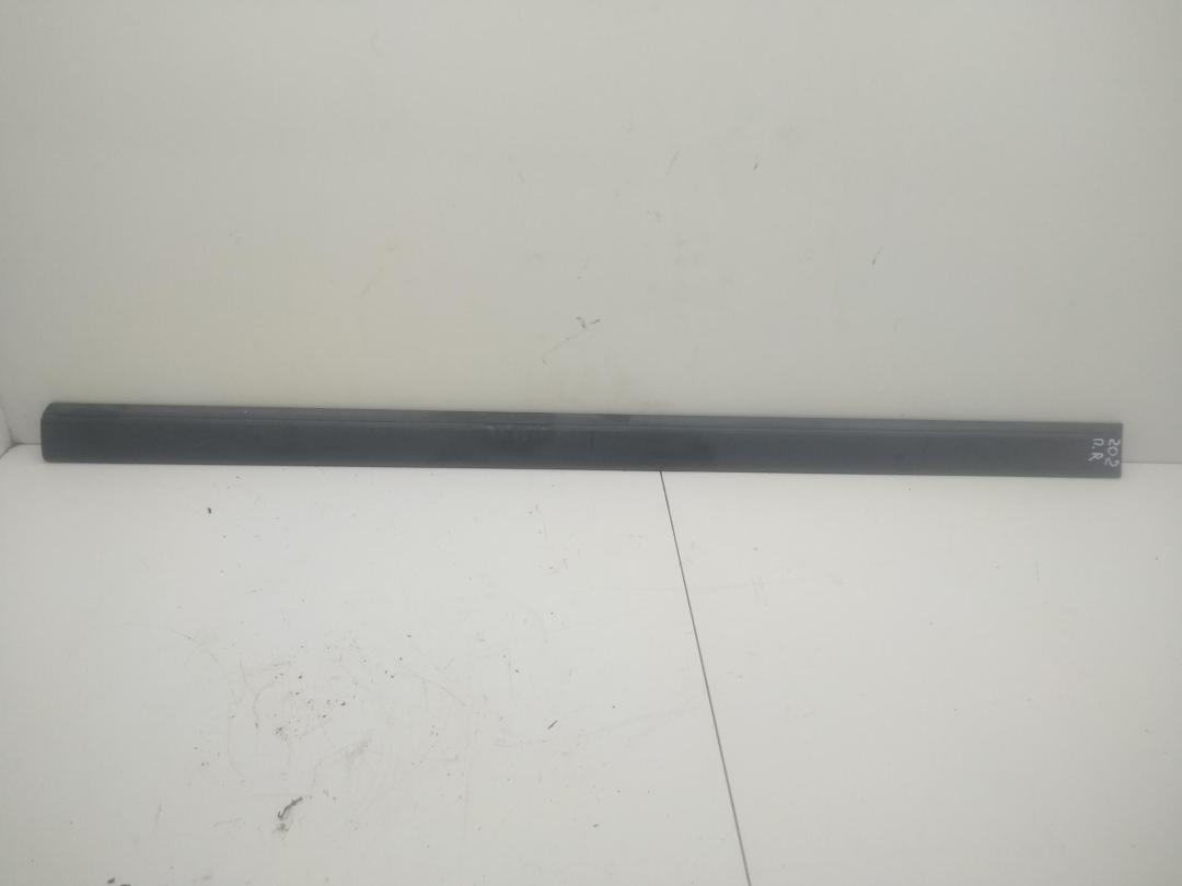 молдинг двери передней правой Mercedes-Benz C W202 1996, 1.8 л., бензин, МКПП, синий, универсал, 2026900462