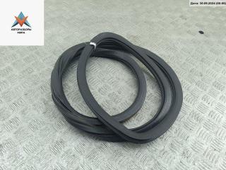 уплотнитель двери Volkswagen Polo 3 поколение 1997, 1.4 л., бензин, МКПП, синий, седан