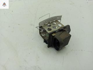 блок управления вентилятором (реле) Renault Clio 2 поколение [рестайлинг] 2002, 1.2 л., бензин, МКПП, красный, хетчбэк 5 дв., 8200045082