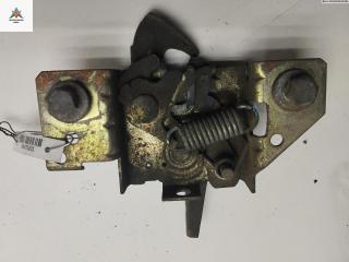 замок капота Ford Fusion 1 поколение 2004, 1.4 л., бензин, МКПП, синий, хетчбэк 5 дв.