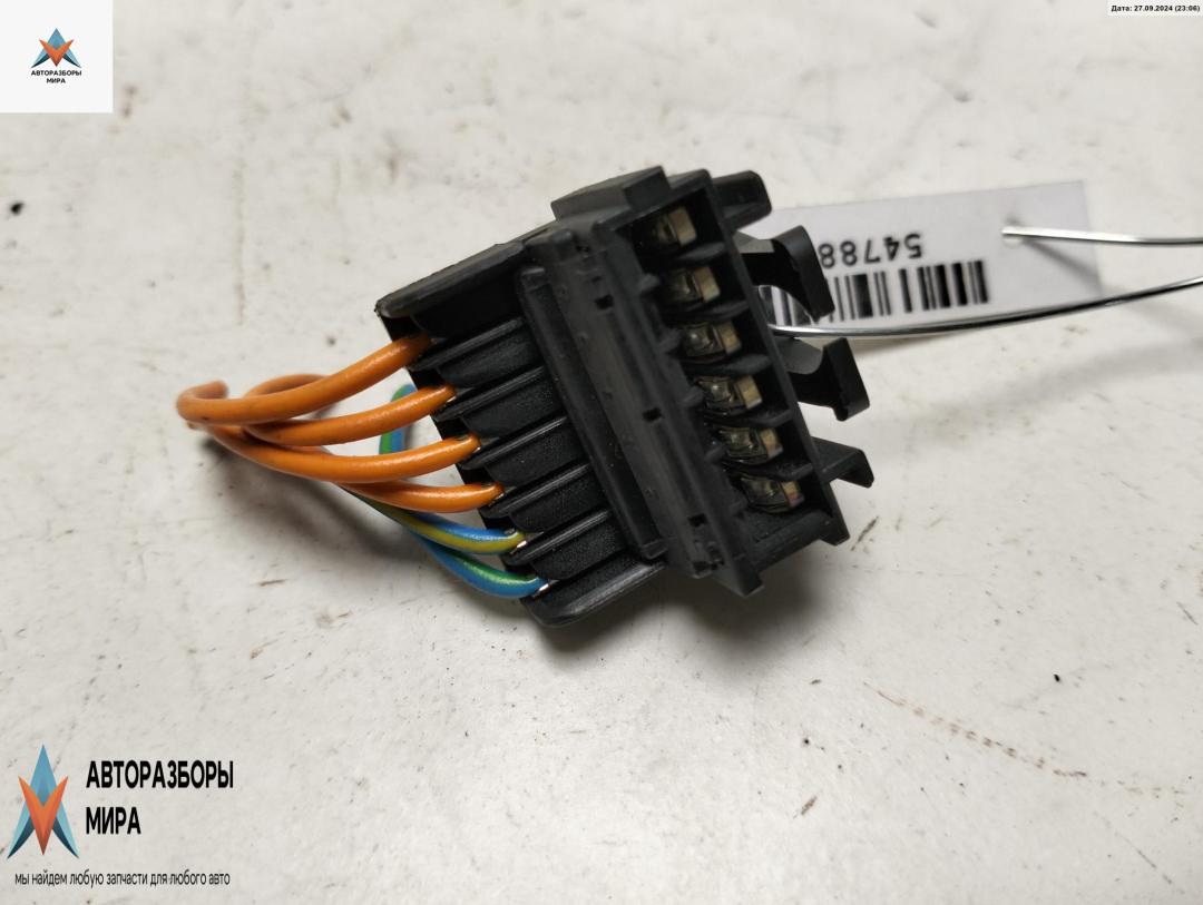 разъем (фишка) проводки Renault Laguna 2 поколение 2002, 1.8 л., бензин, МКПП, синий, универсал, 7051 - фото №1