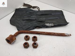 ключ колесный (балонный) Mazda 323 BA 1996, 1.5 л., бензин, МКПП, красный, хетчбэк 5 дв.