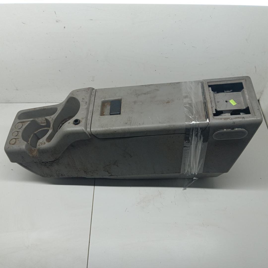 консоль салона (центральная часть) Ford Explorer 1996, 4.0 л., бензин, АКПП, красный, внедорожник 5 дв., F57D7B98045A36AA