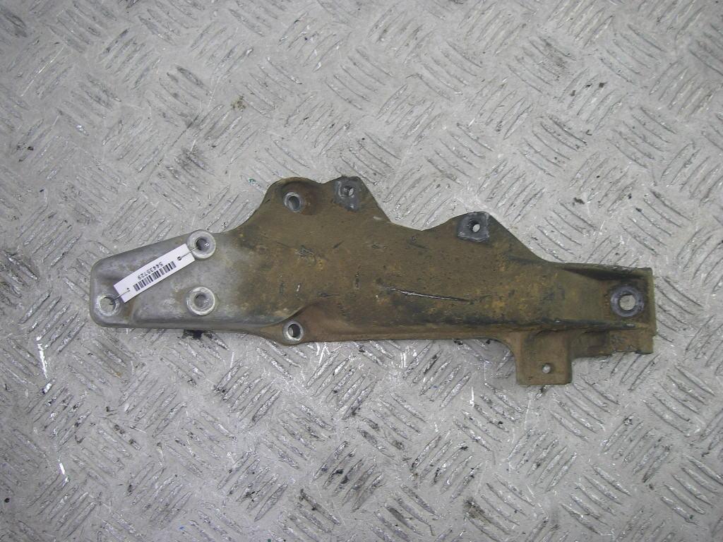 кронштейн двигателя BMW 3 E36 1991, 1.8 л., бензин, МКПП, белый, седан, 1137015