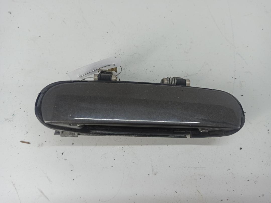 ручка наружная передняя правая Audi A6 C5 1999, 1.8 л., бензин, МКПП, серый, седан, 4B2837886A