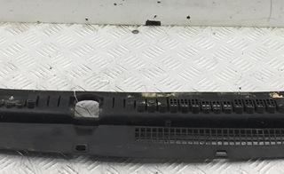 дождевик Mazda 323 BA 1995, 1.7 л., дизель, МКПП, жёлтый, седан