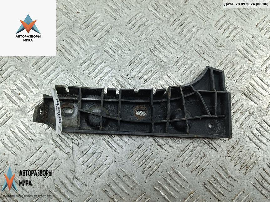 кронштейн переднего бампера Audi A6 4B/C5 1999, 2.4 л., бензин, АКПП, серый, универсал, 4B0807284B - фото №1