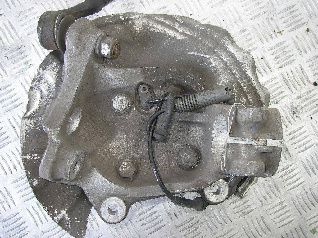Кулак (корпус ступицы) передний правый BMW 1 E81/E87 2007, 2.0 л., дизель, АКПП, чёрный, хетчбэк 3 дв.