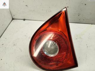 фонарь крышки багажника правый Volkswagen Golf 5 поколение 2003, 1.6 л., бензин, МКПП, чёрный, хетчбэк 3 дв., 1K6945108C