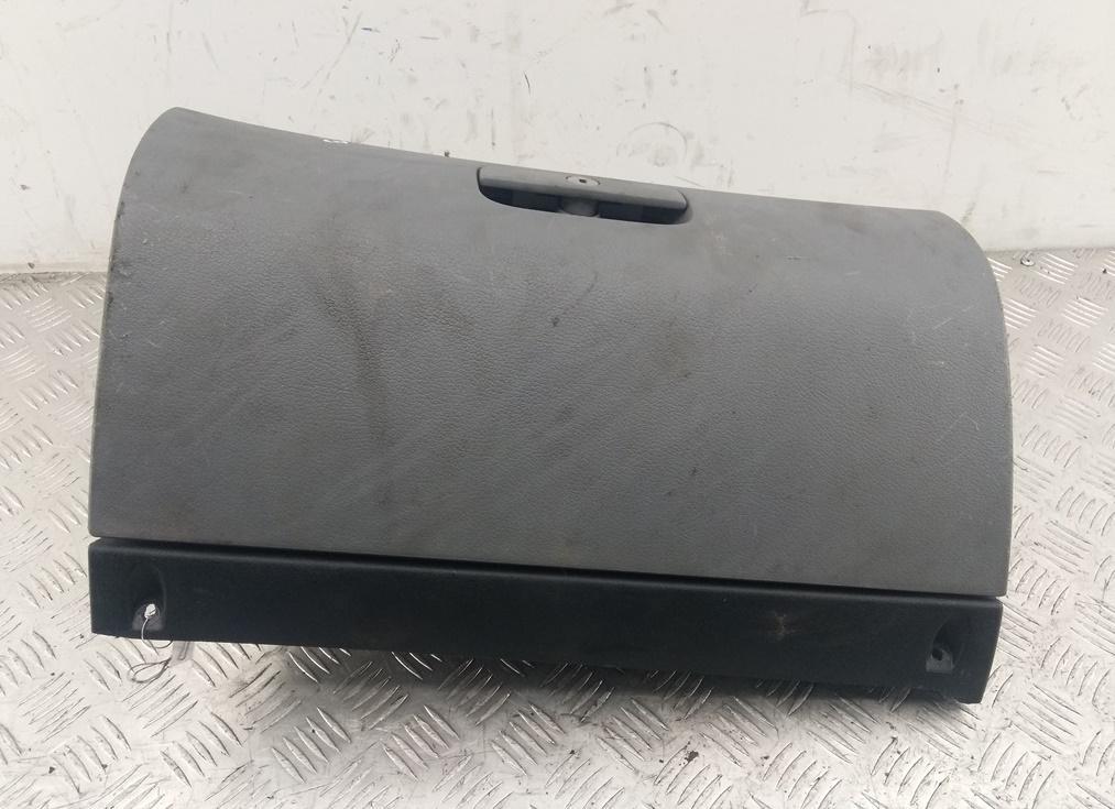 бардачок Skoda Octavia mk1 (A4 1U) 1999, 1.8 л., бензин, МКПП, чёрный, универсал, 1U1857097C