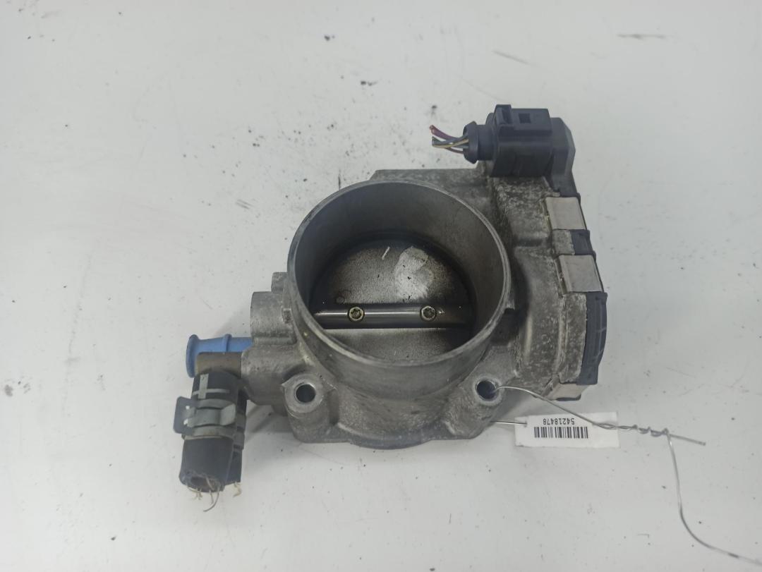 заслонка дроссельная Audi A4 B6 2002, 2.4 л., бензин, АКПП, серый, универсал, 078133062B